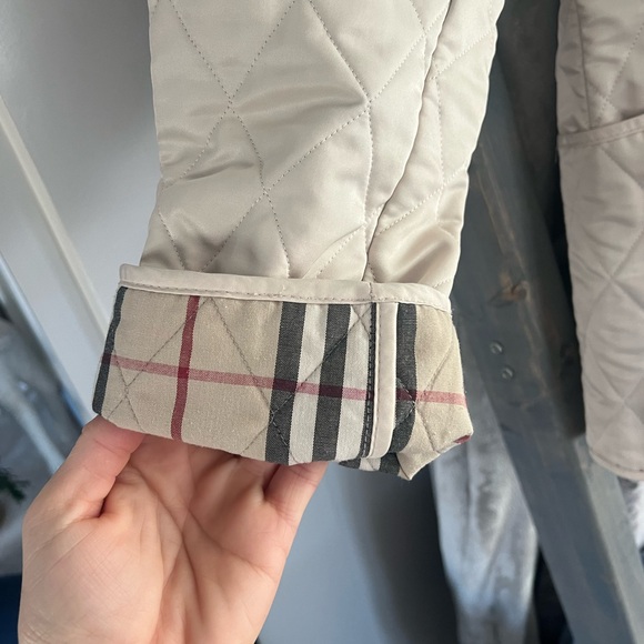 Classic Burberry diamond quilted jacket - Picture 2 of 13